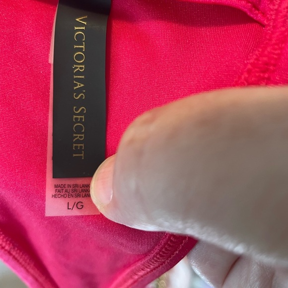 Victoria’s Secret two toned pink chain Bikini top - Picture 7 of 7